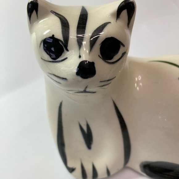Ceramic hand painted cat - Picture 2 of 11
